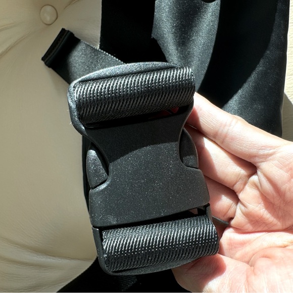 [Onitsuka Tiger] Black Waist Pouch Fanny Pack - Picture 6 of 7